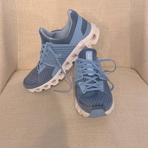 On Cloudswift Running Shoes.